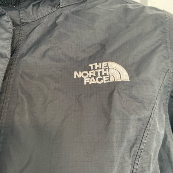 The North Face Tnf Black Women's Resolve 2 Rain Light Jacket Size XS - Picture 3 of 9